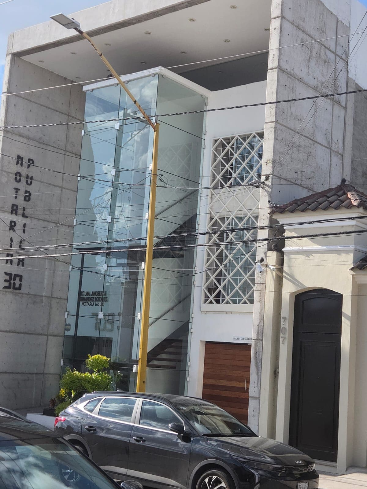 Vista de calle de la Notaría Pública No. 30 en Fracc. Santa Elena